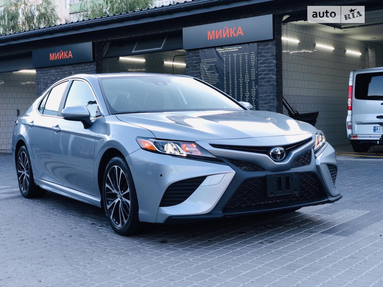 2019 Toyota Camry - фото 1
