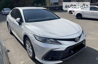 Toyota Camry  2021