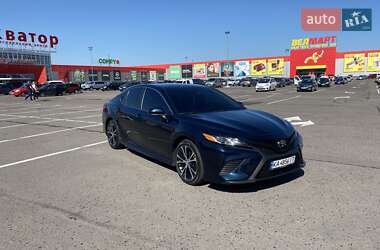 Toyota Camry  2019