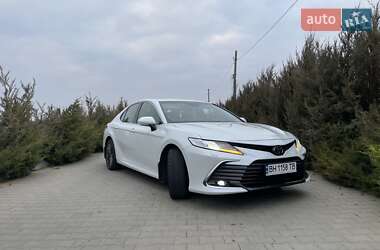 Toyota Camry  2021