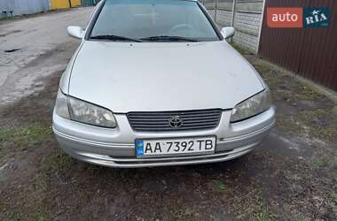 Toyota Camry  2001
