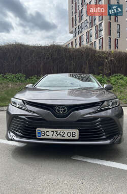 Toyota Camry 2019