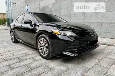 Toyota Camry  2019