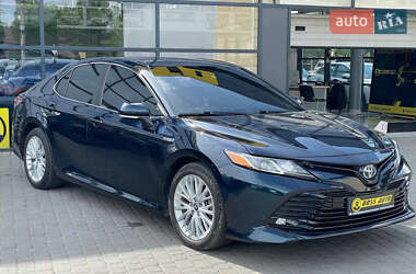 Toyota Camry  2019