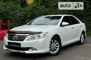 Toyota Camry 2011