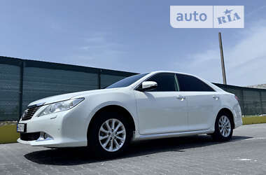 Toyota Camry  2011