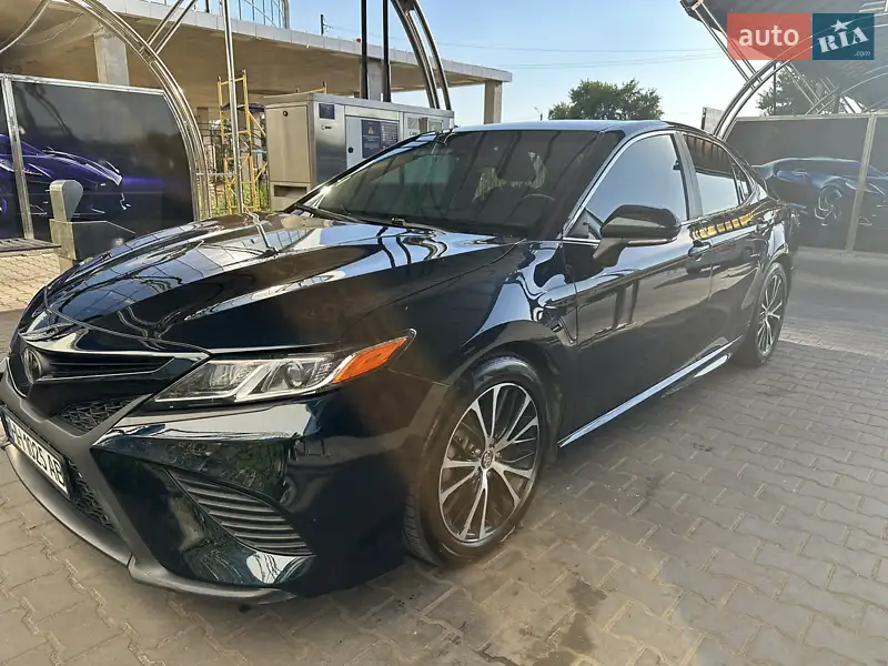 Toyota Camry 2019