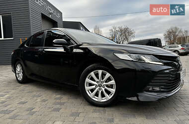 Toyota Camry  2019