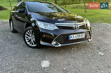 Toyota Camry  2017