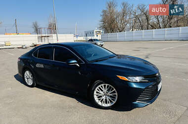 Toyota Camry 2019