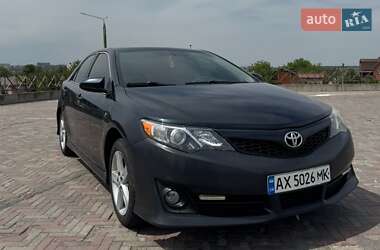 Toyota Camry  2012