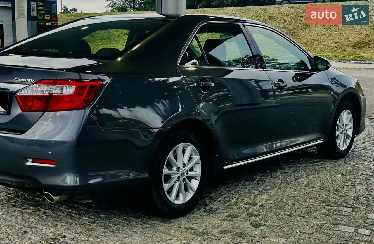 2013 Toyota Camry - мініатюра 3