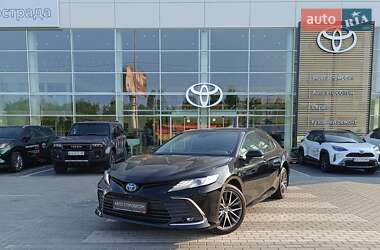 Toyota Camry  2023