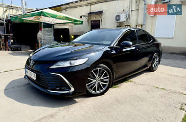 Toyota Camry  2021