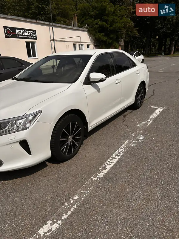 Toyota Camry 2015