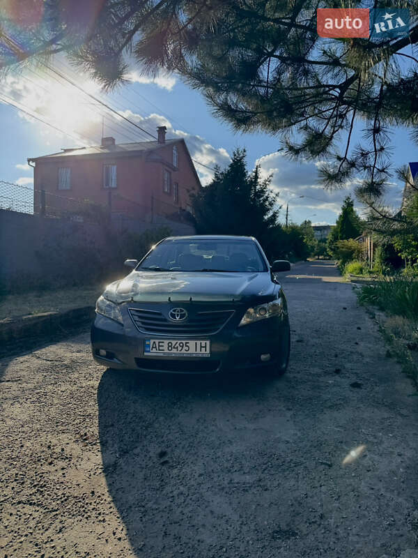 Седан Toyota Camry