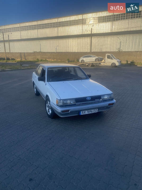 Хетчбек Toyota Camry