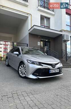 Toyota Camry  2018
