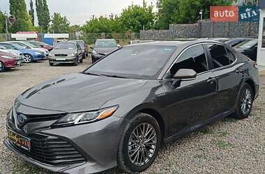 Toyota Camry 2019