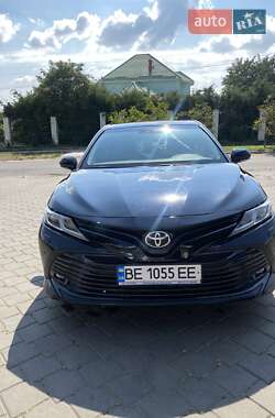 Toyota Camry  2019