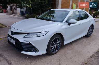 Toyota Camry  2021