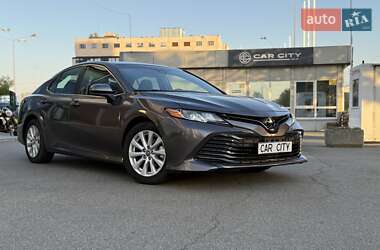 Toyota Camry  2019