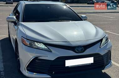 Toyota Camry  2021