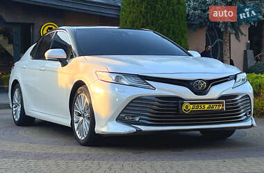 Toyota Camry 2019
