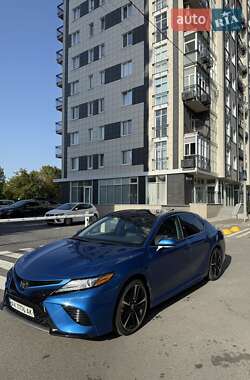 Toyota Camry  2019