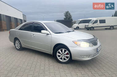 Toyota Camry  2004