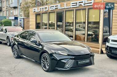 Toyota Camry  2025