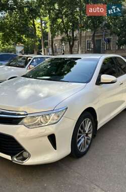 Toyota Camry  2017