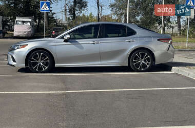 Toyota Camry  2017