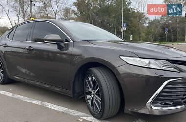 Toyota Camry  2021