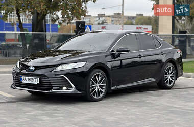 Toyota Camry  2021