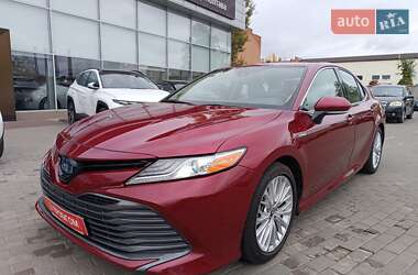 Toyota Camry  2020