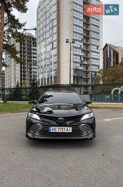 Toyota Camry  2019