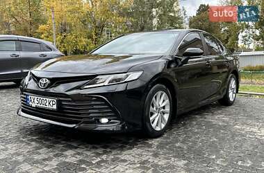Toyota Camry  2021
