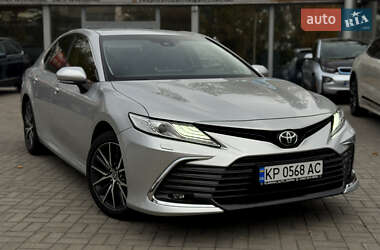 Toyota Camry  2021