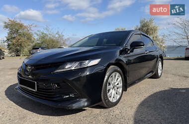 Toyota Camry  2019