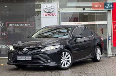Toyota Camry  2019