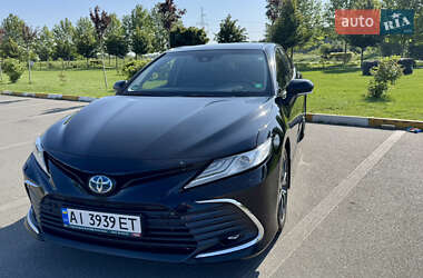 Toyota Camry 2021