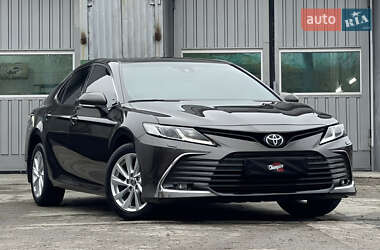 Toyota Camry  2021
