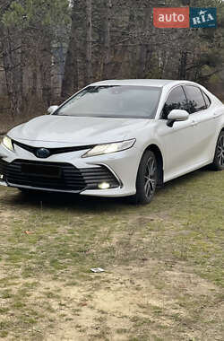 Toyota Camry  2021