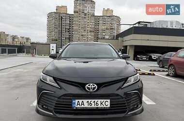 Toyota Camry 2024