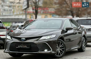Toyota Camry 2021
