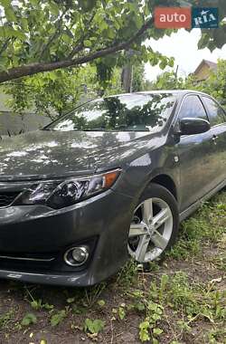 Toyota Camry  2012