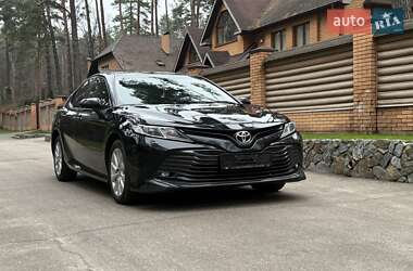 Toyota Camry 2019