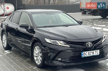 Toyota Camry 2019