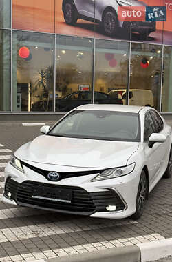 Toyota Camry  2021